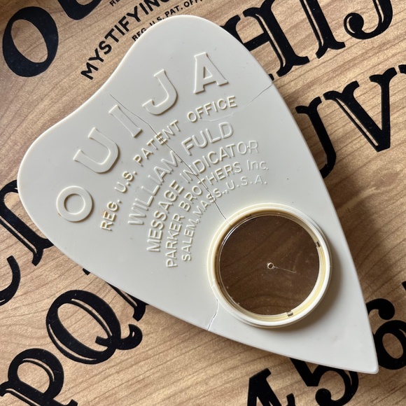 Vintage 70s Ouija Board - Parker Brothers Game - Picture 7 of 8